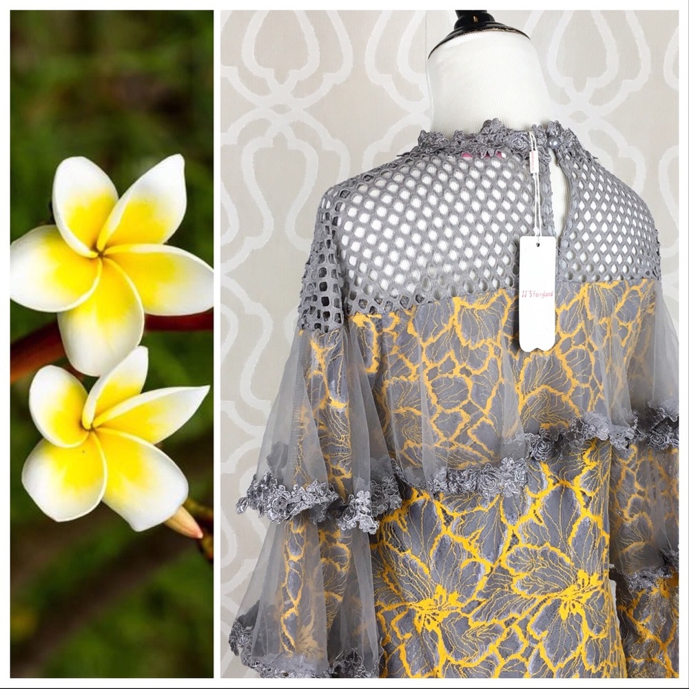 Victorian Flower and Lace Top - Picture 4 of 8